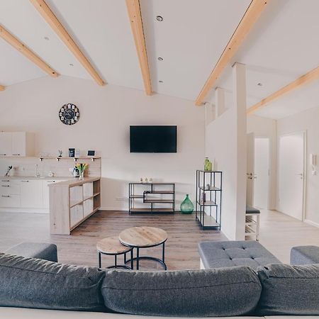 Grosse Ferienwohnung Mit Balkon Und Perfekter Lage Eggenthal Екстериор снимка