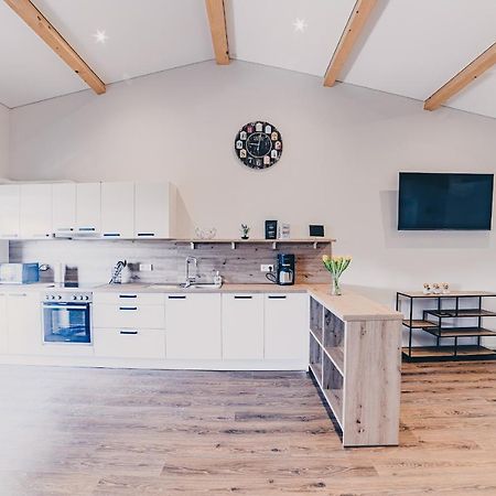 Grosse Ferienwohnung Mit Balkon Und Perfekter Lage Eggenthal Екстериор снимка